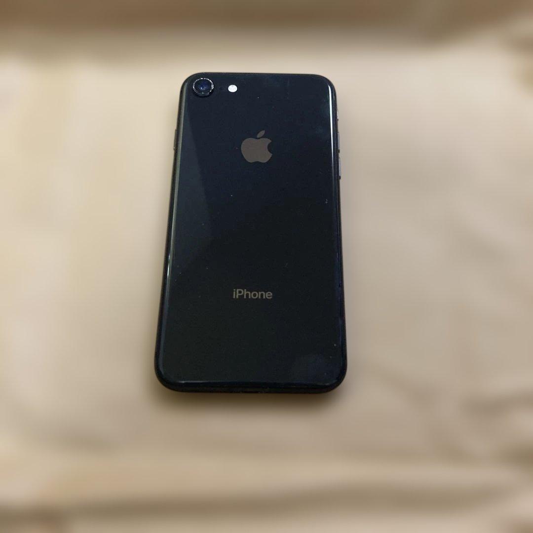 iPhone 本体 ブラック バッテリー84%