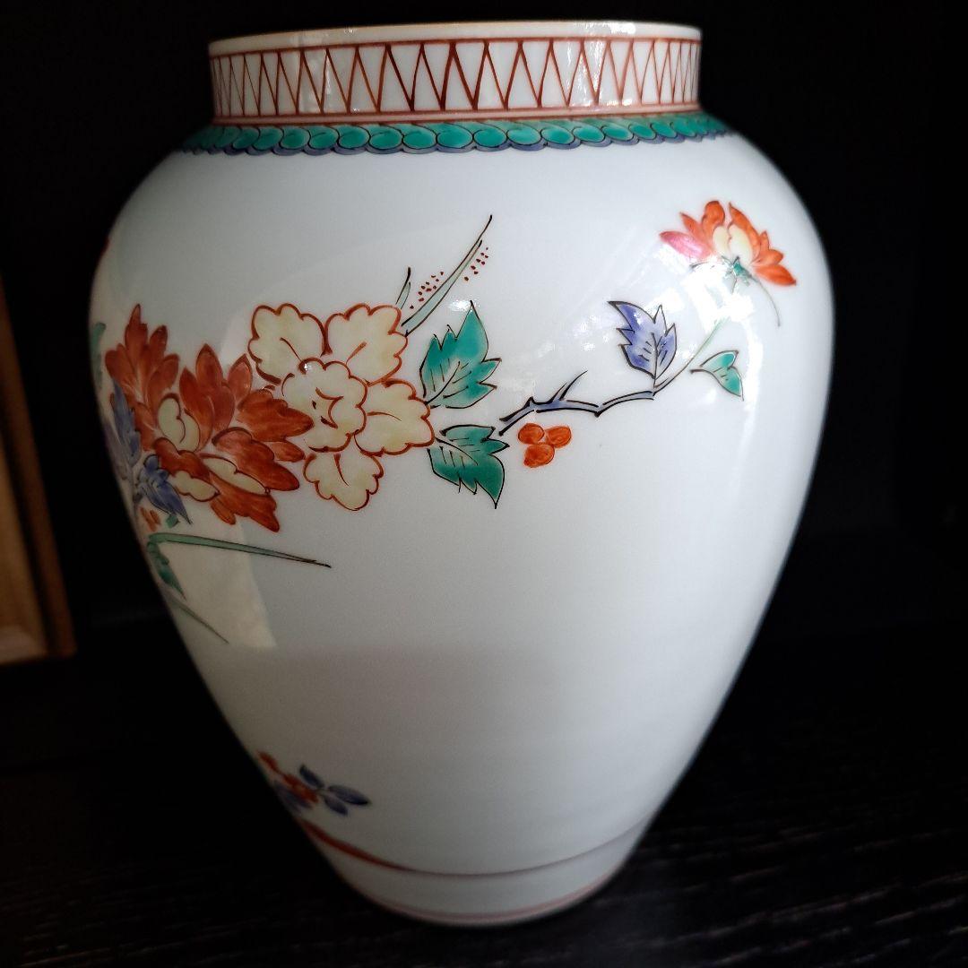 お値下げ中　　人間国宝　十三代　酒井田柿右衛門　牡丹鳥文　花瓶　共箱　裏書　共布