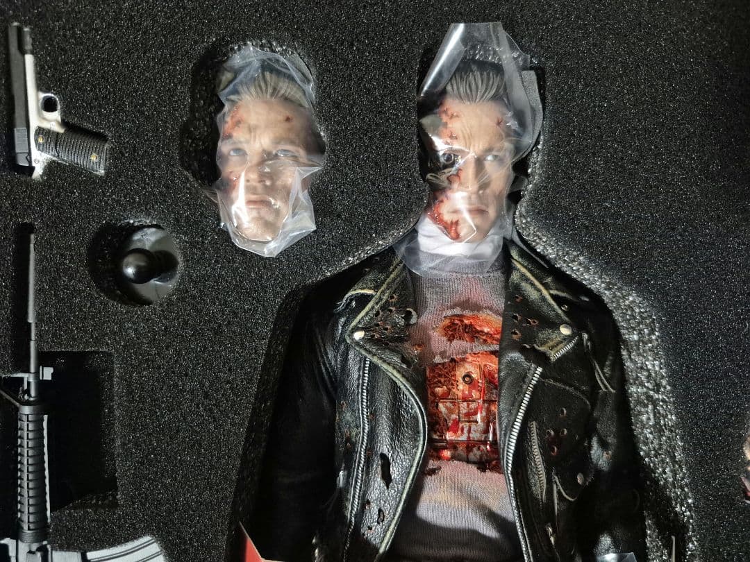 ホットトイズ ターミネーター T-800 バトルダメージ 2.0 フィギュア