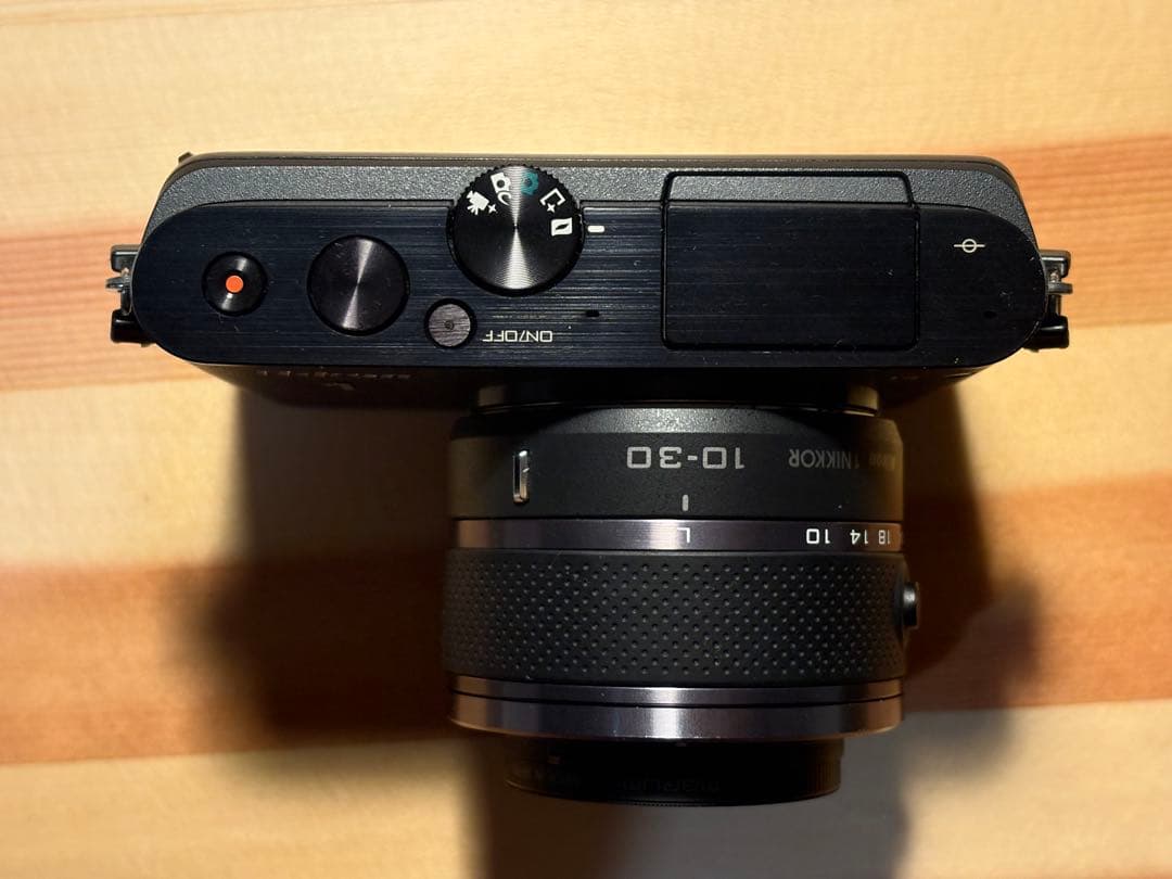 Nikon 1 J3 ミラーレスカメラ 標準ズームレンズ ブラック レンズ保護付