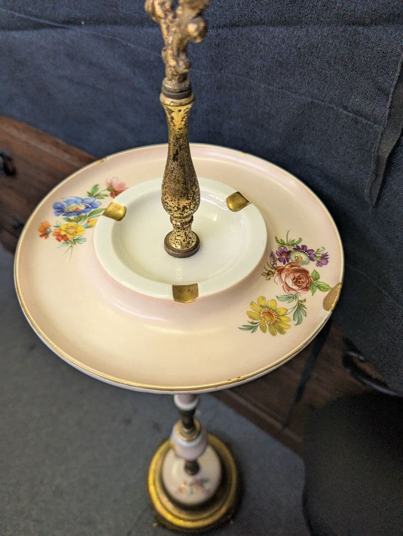 kazue　イタリー製　ヴィンテージ　スタンド式　灰皿　 花柄　ロココ調