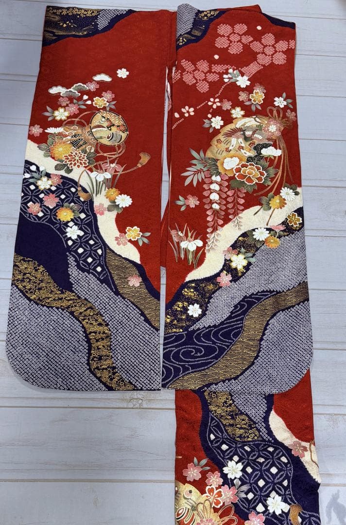 振袖１　御所車に絞り柄振袖と帯のセット　やまと　赤・紺　身丈１６５裄６９