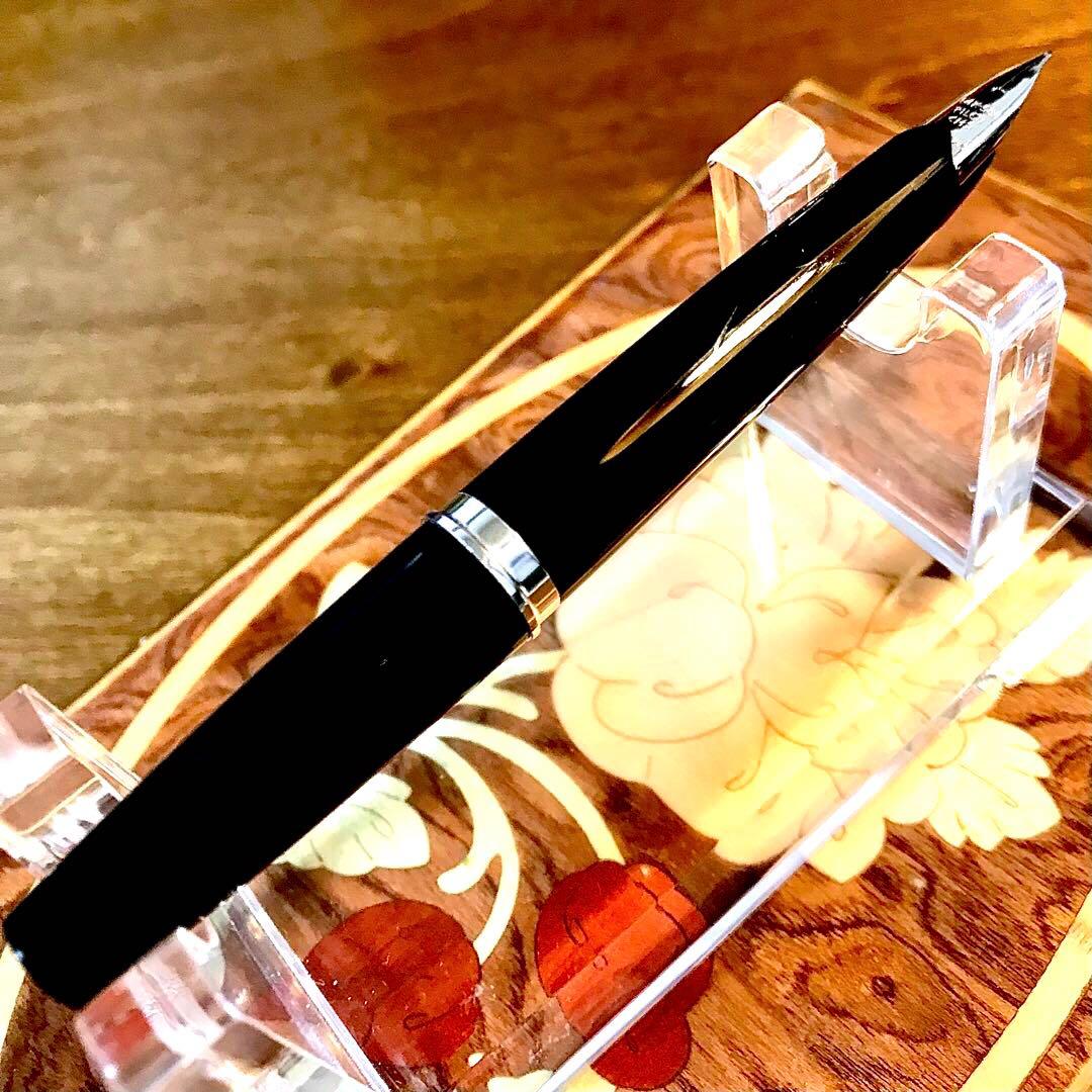 ☆超お勧め☆書き味抜群☆美しいパイロット万年筆エリート格子柄(M)シルバー