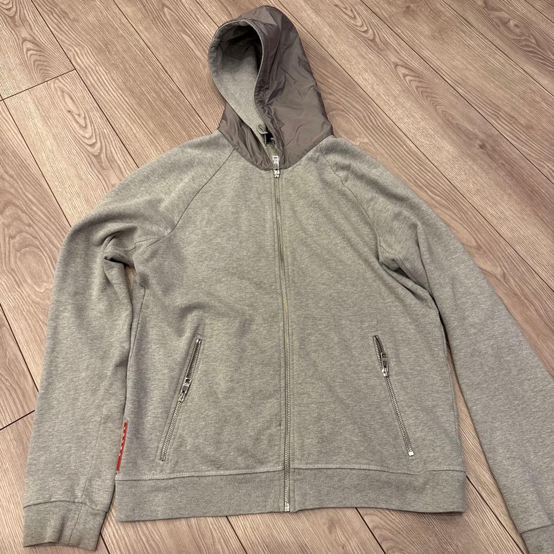 PRADASPORTSグレー フルジップパーカー　プラダスポーツ