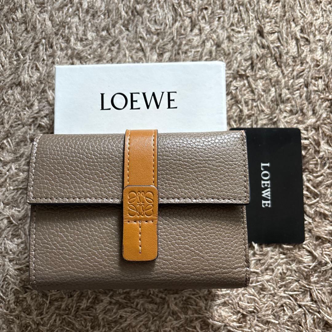 LOEWE ブラウン　三つ折り財布　コンパクト