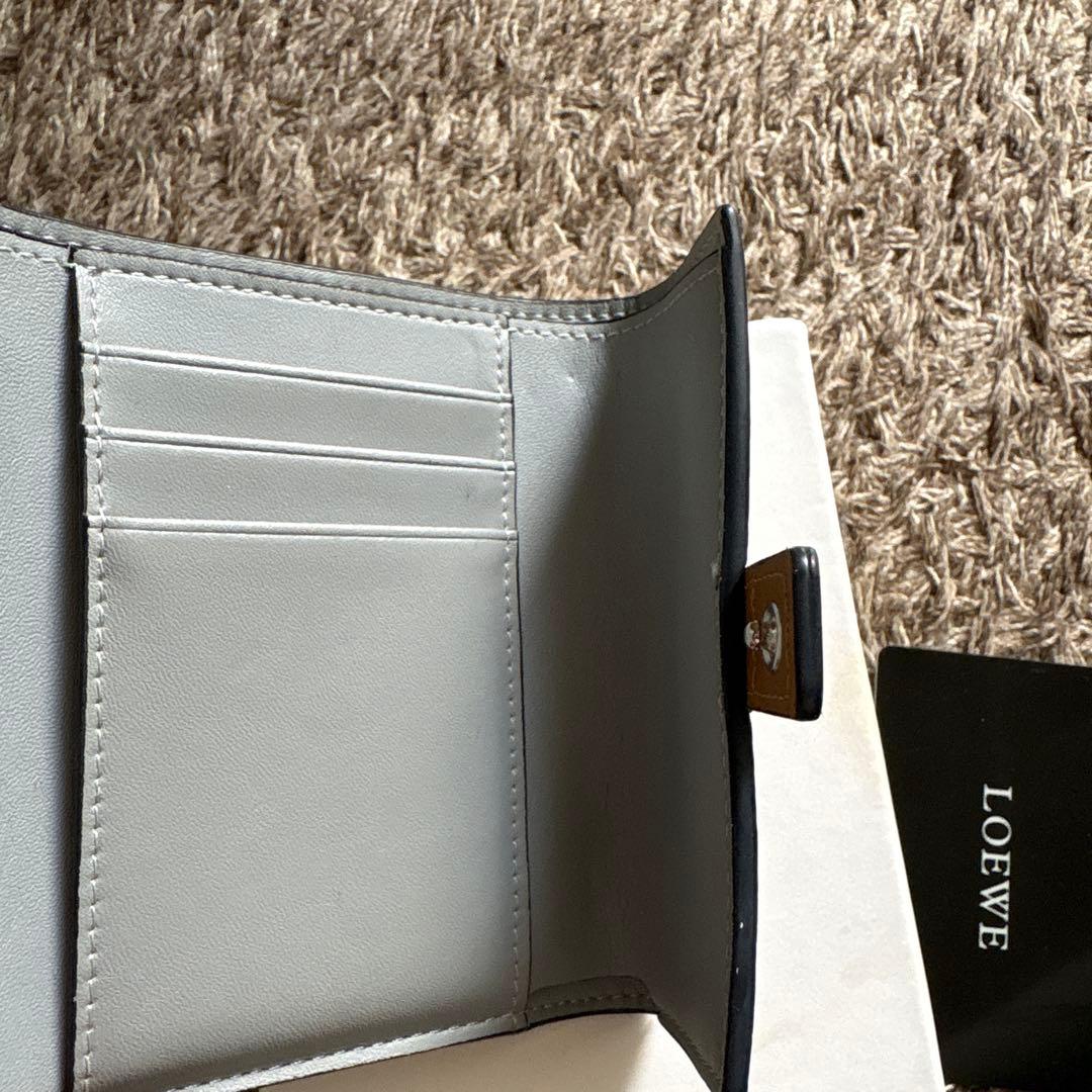 LOEWE ブラウン　三つ折り財布　コンパクト