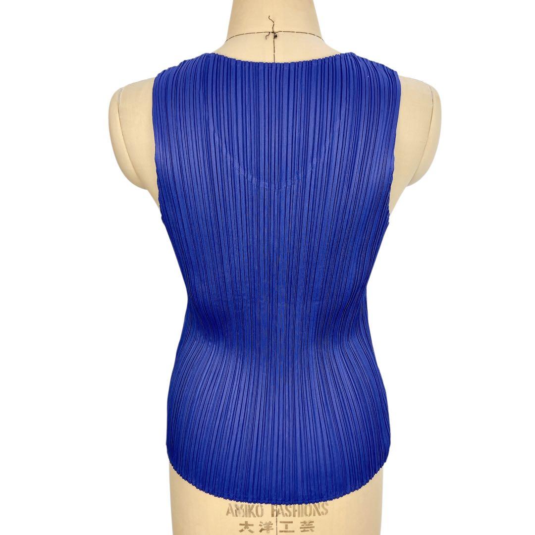 マカ52 超美品 プリーツプリーズ トップス ノースリーブ ブルー