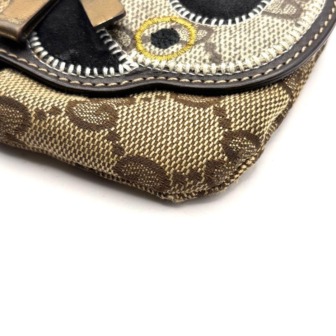 グッチ ケース グッチョリ GGキャンバス パグ 犬 リボン チャーム