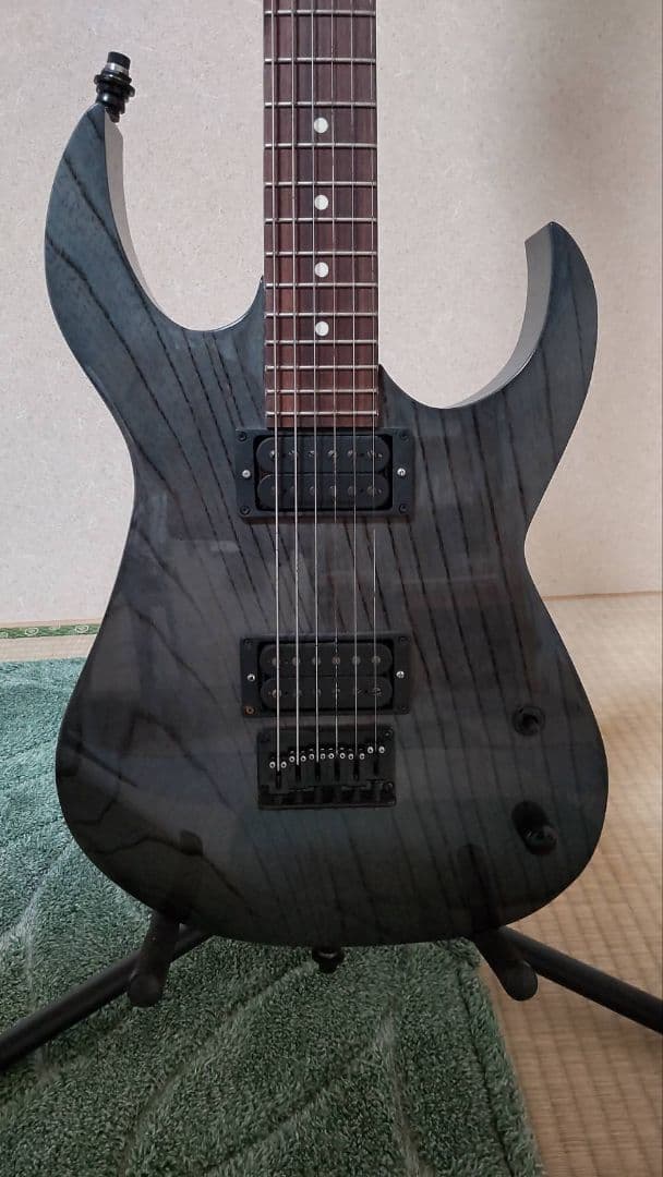 工房で作ってもらったオリジナルギター