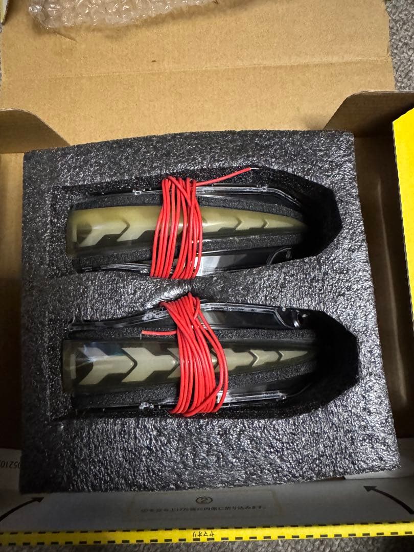 80ヴォクシー　M-TEO テールランプ ＋リフレクター＋ウィンカー