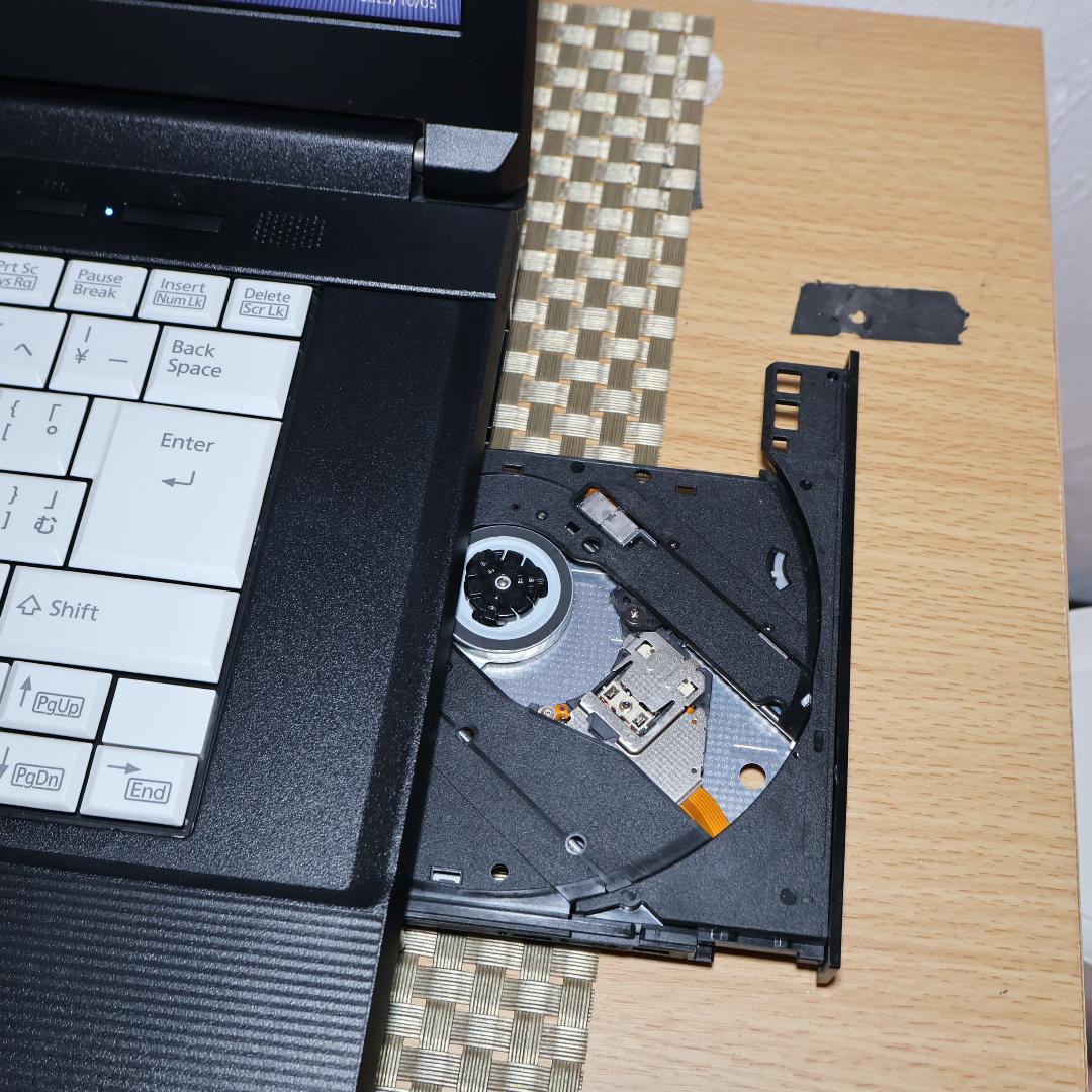 特価！Win11公式対応8世代i3/メモリ8/SSD512G/DVDマルチ/無線