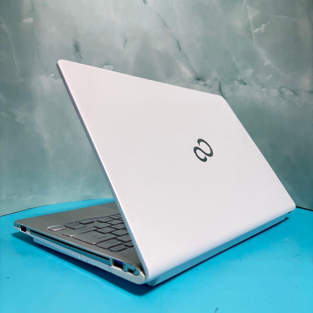 SSD1TB❤️windows11❤️8世代core i5軽量ノートPC カメラ