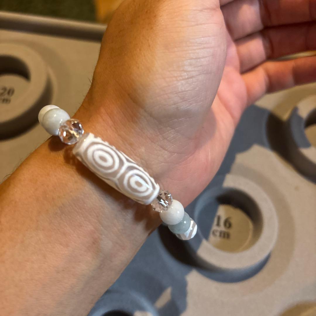 これは！すっごい綺麗！老玉髄白龍眼天珠と三眼天珠と翡翠！すっごいパワー！