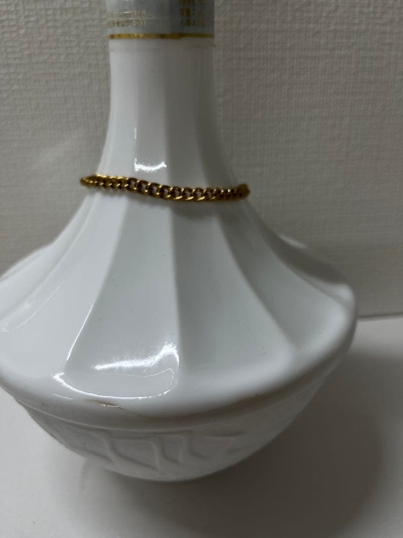 NIKKA 鶴ウイスキー 白陶器ボトル 700ml 43%