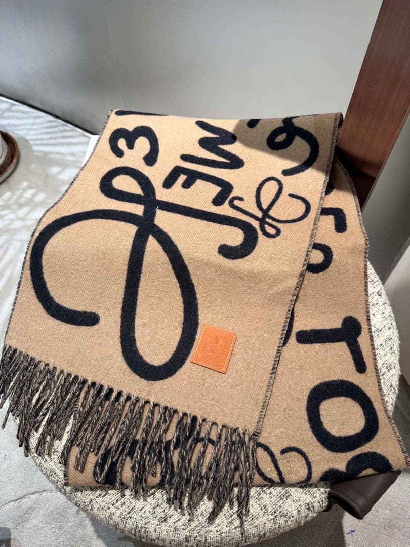 LOEWE ロエベ　ロゴジャカード マフラー