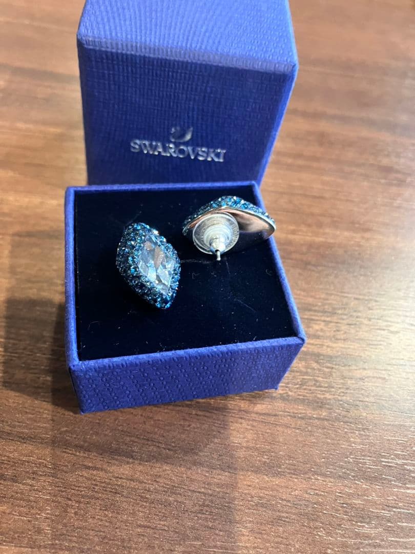 ★SWAROVSKI　スワロフスキー　ピアス【両耳用】アトリエスワロフスキー