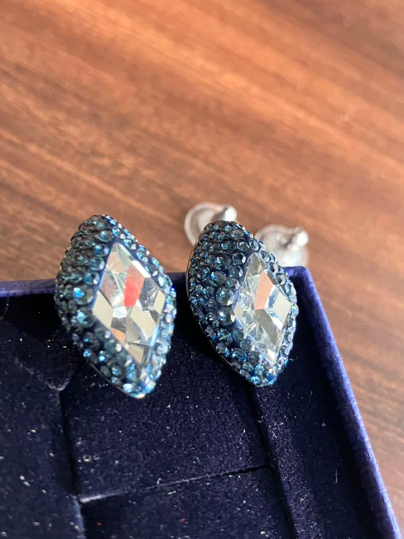 ★SWAROVSKI　スワロフスキー　ピアス【両耳用】アトリエスワロフスキー