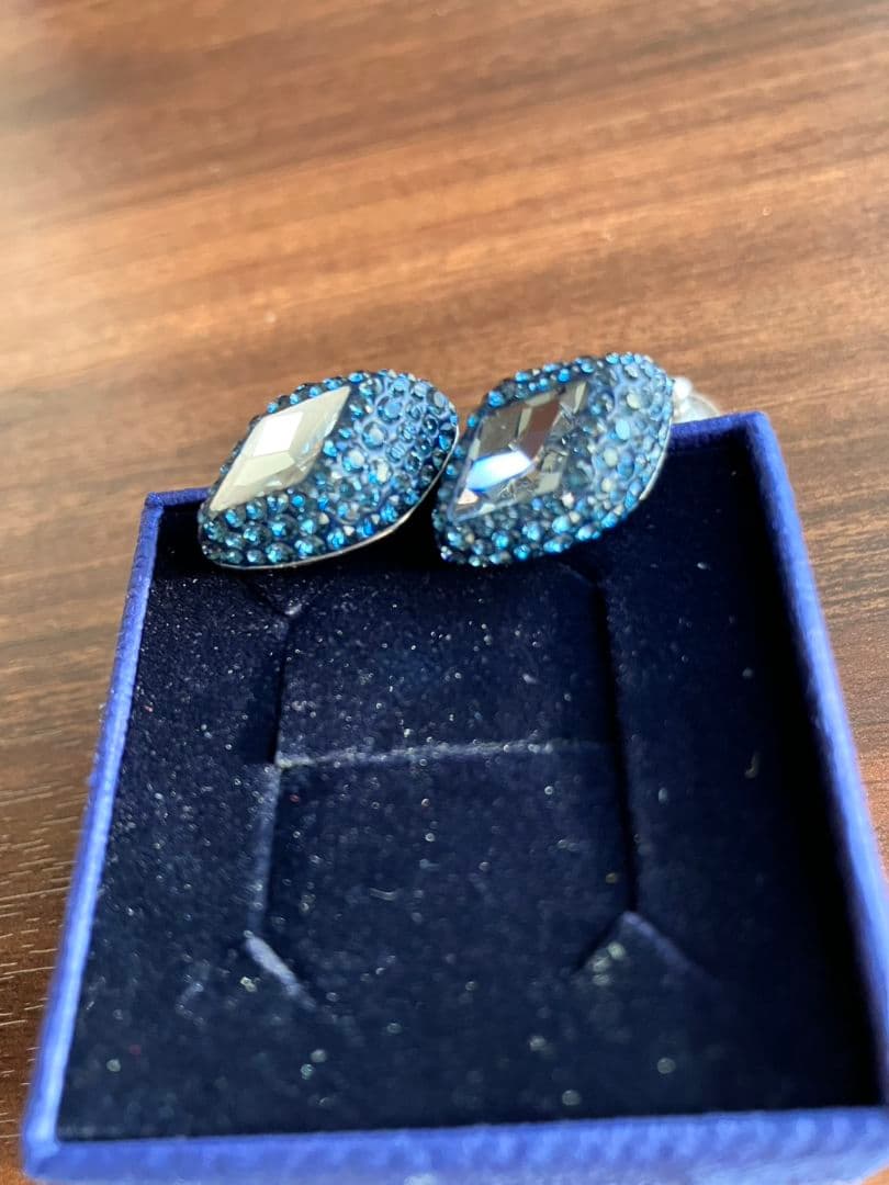 ★SWAROVSKI　スワロフスキー　ピアス【両耳用】アトリエスワロフスキー