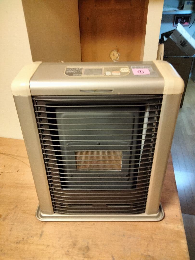 サンポットFF石油ストーブゼータス！品番「FFR‐563SX」2015年式中古品