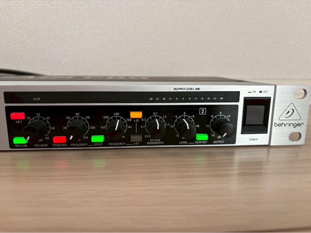 【美品】ベリンガー ULTRAGAIN PRO MIC2200 マイクプリアンプ