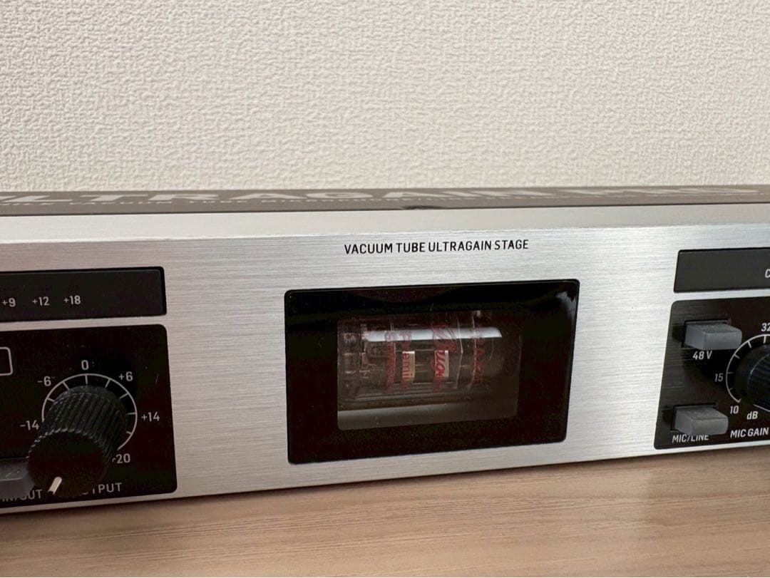 【美品】ベリンガー ULTRAGAIN PRO MIC2200 マイクプリアンプ
