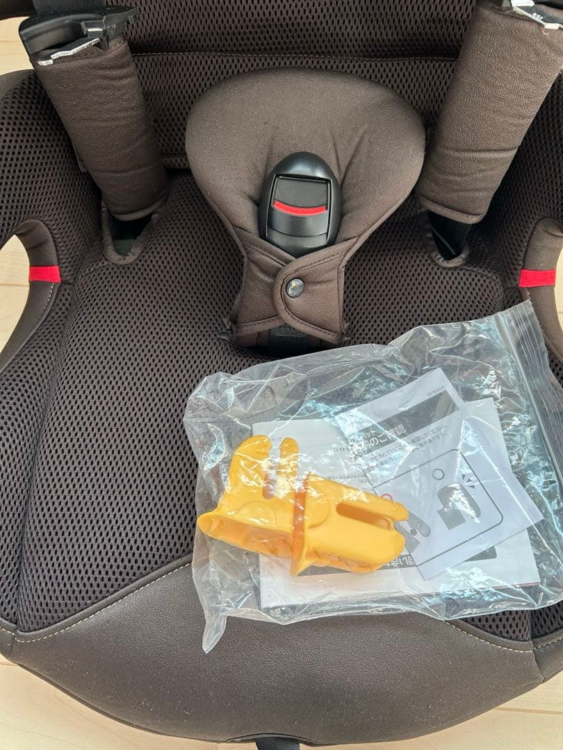 エールべべ　パレットグランス　ISOFIX ジュニアシート