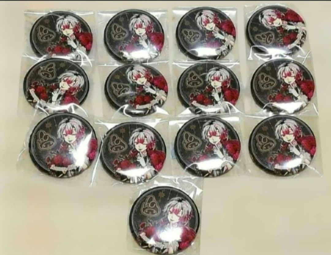 悪魔執事と黒い猫 あくねこ アモン　 缶バッジ　サンリオ　グリッター缶バッジ