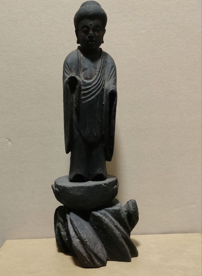 木彫如来像　時代物asianantique　祈り　癒し　骨董アンティーク　箱無し
