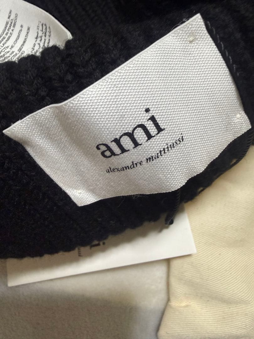 【新品未使用　タグ付】ami paris 黒 ニット帽