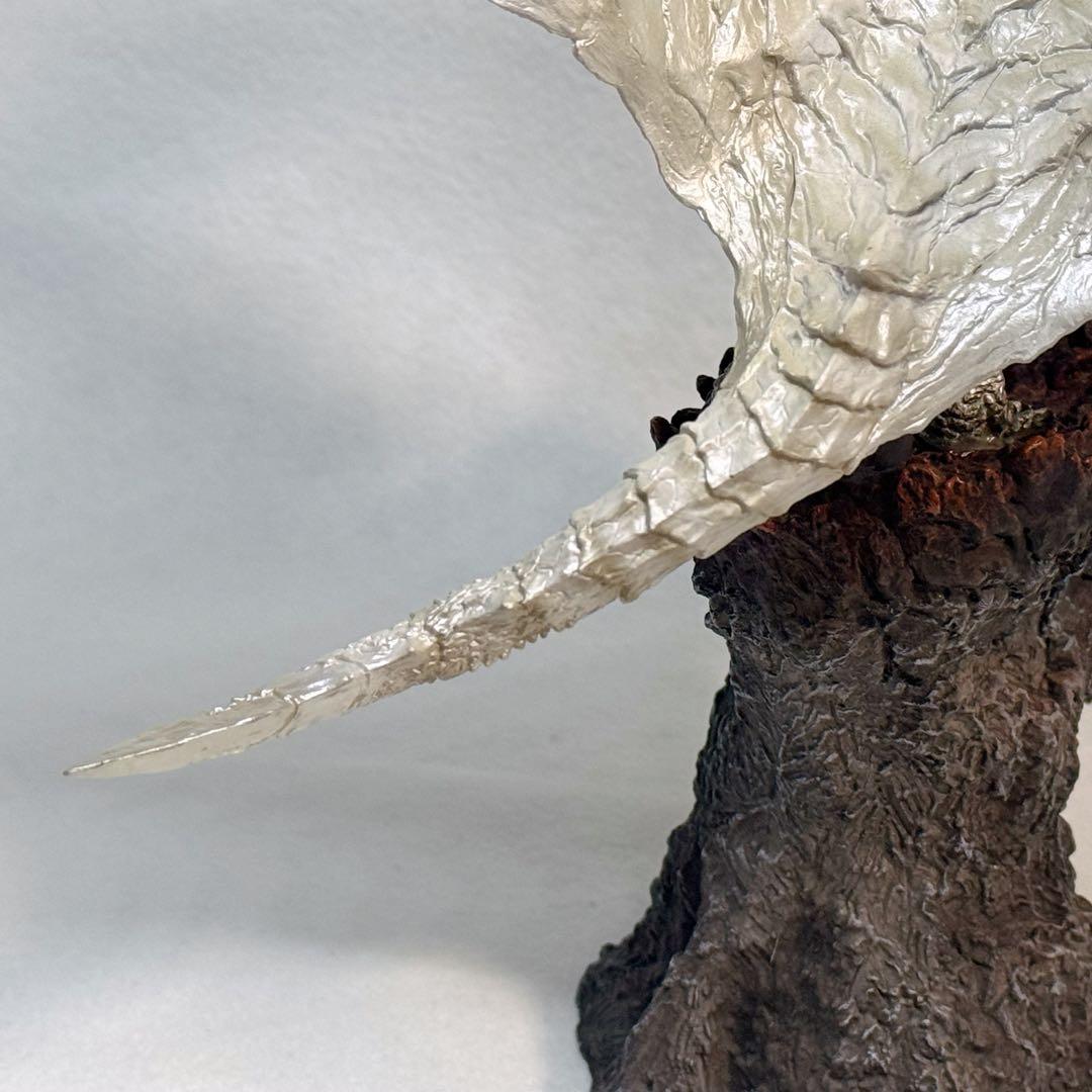 モンスターハンター　カプコン クリエイターズモデル 鋼龍 クシャルダオラ（脱皮）