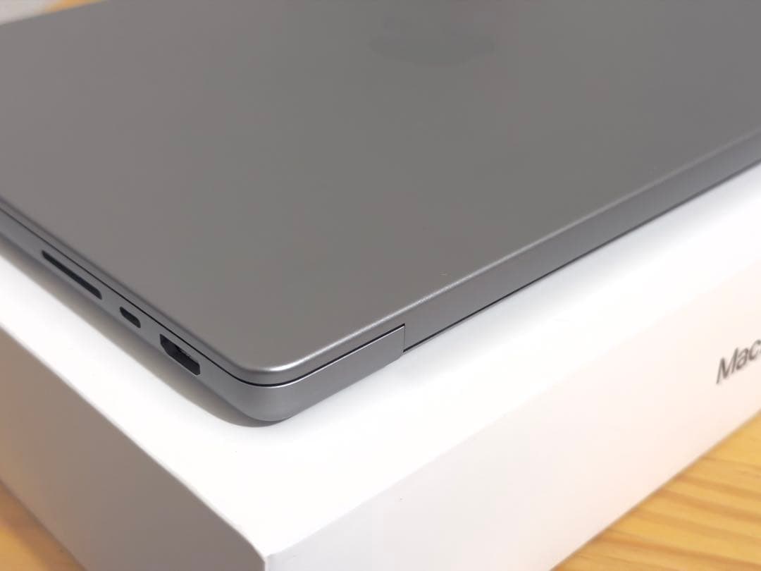 US 8TB 64GB M1 Max MacBook Pro 14スペースグレー