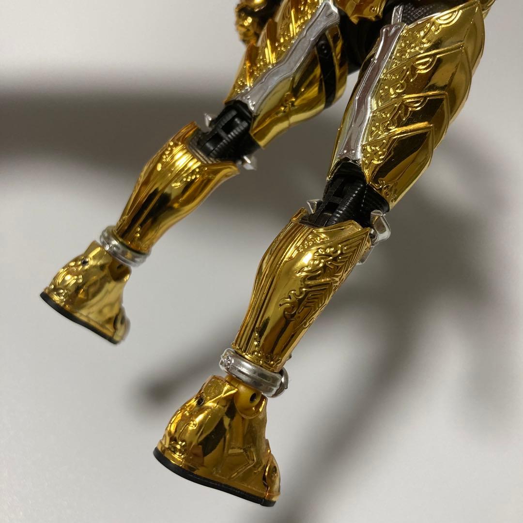 S.H.Figuarts (真骨彫製法) 牙狼 黄金騎士ガロ(冴島鋼牙)