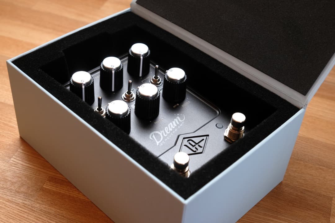 ギター UNIVERSAL AUDIO DREAM 65