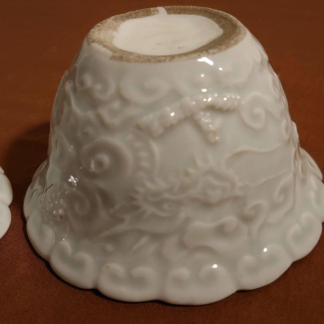 李朝　白磁　陽刻　龍文　アンティーク李朝　蔵出し　鑑賞陶器　２客