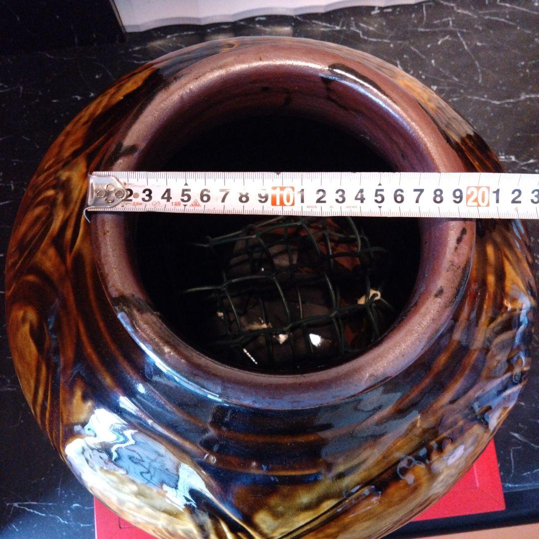 陶器-彫刻模様のある壺屋焼の壺