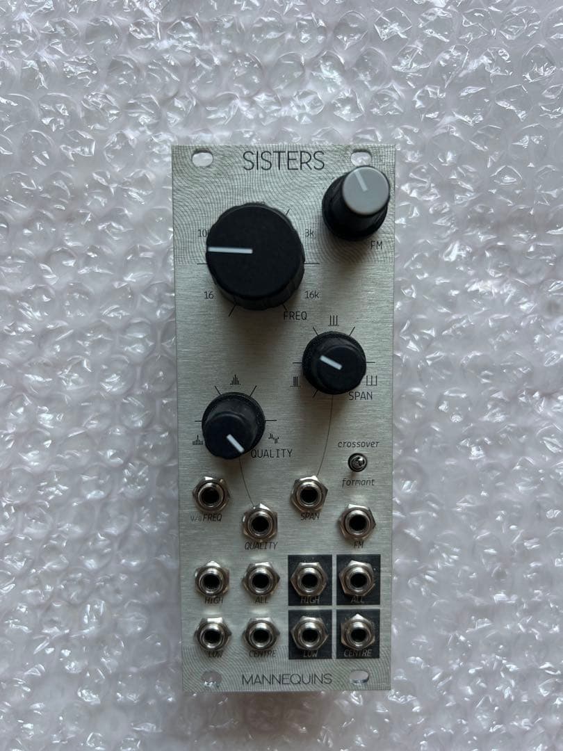 MANNEQUINS SISTERS モジュラーシンセサイザー