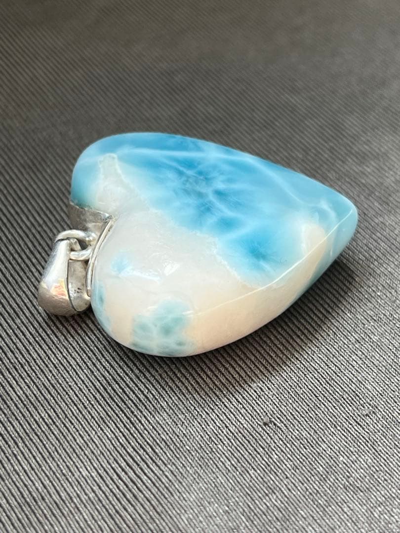 天然石☆高品質！ラリマーハート型ペンダントトップ☆ラリマーらしい模様が美しい！