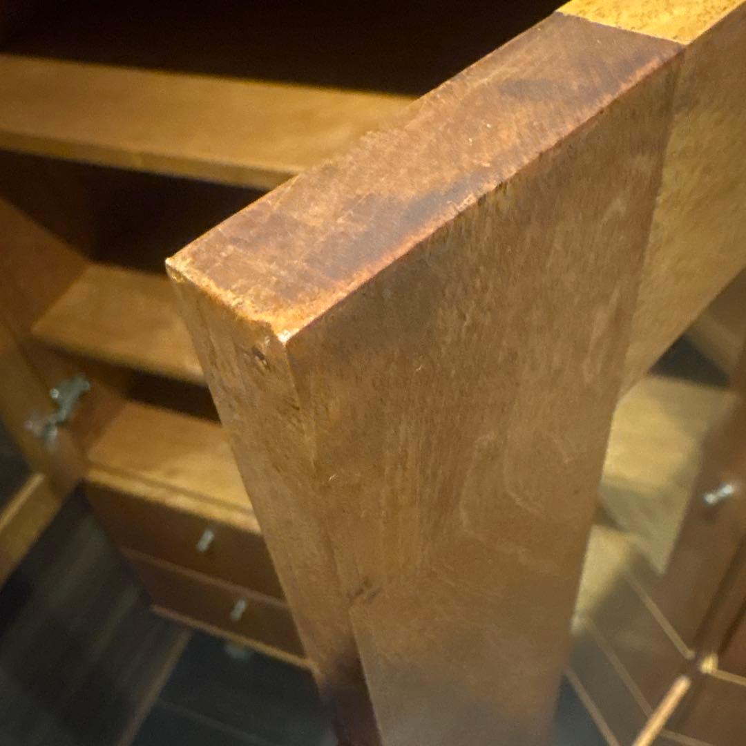 【海陸】ブラウン木製ガラス扉キャビネット