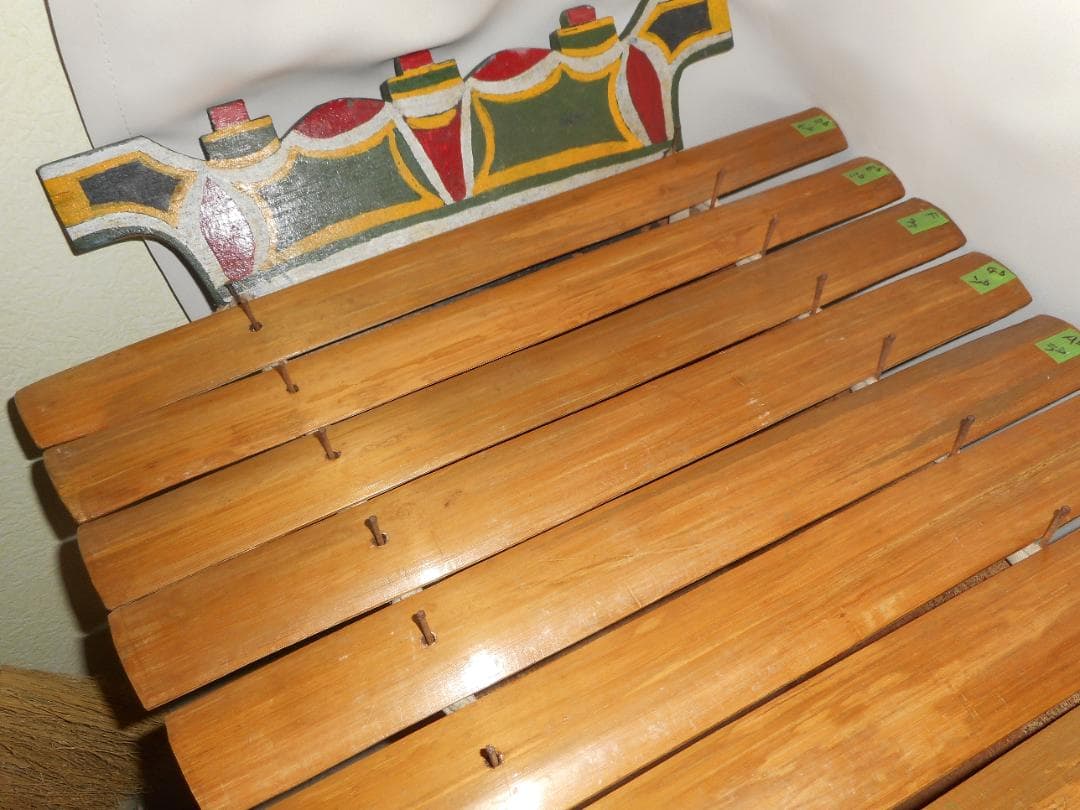 【希少美品・フィリピン民族楽器・手工品】パッタラー（竹琴）18音・専用バチ付き