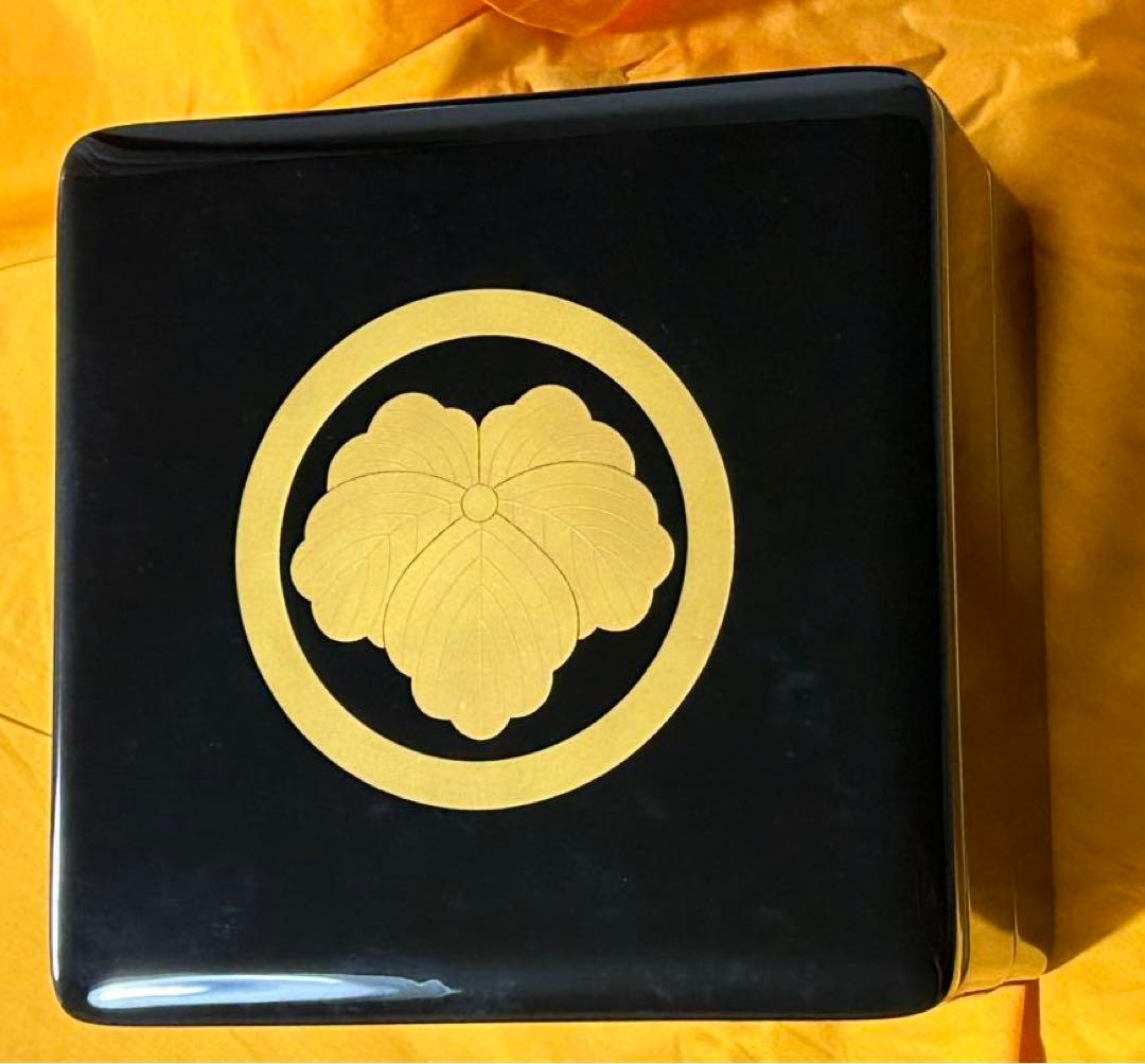 [輪島塗]家紋入二段重箱　重台付【未使用】