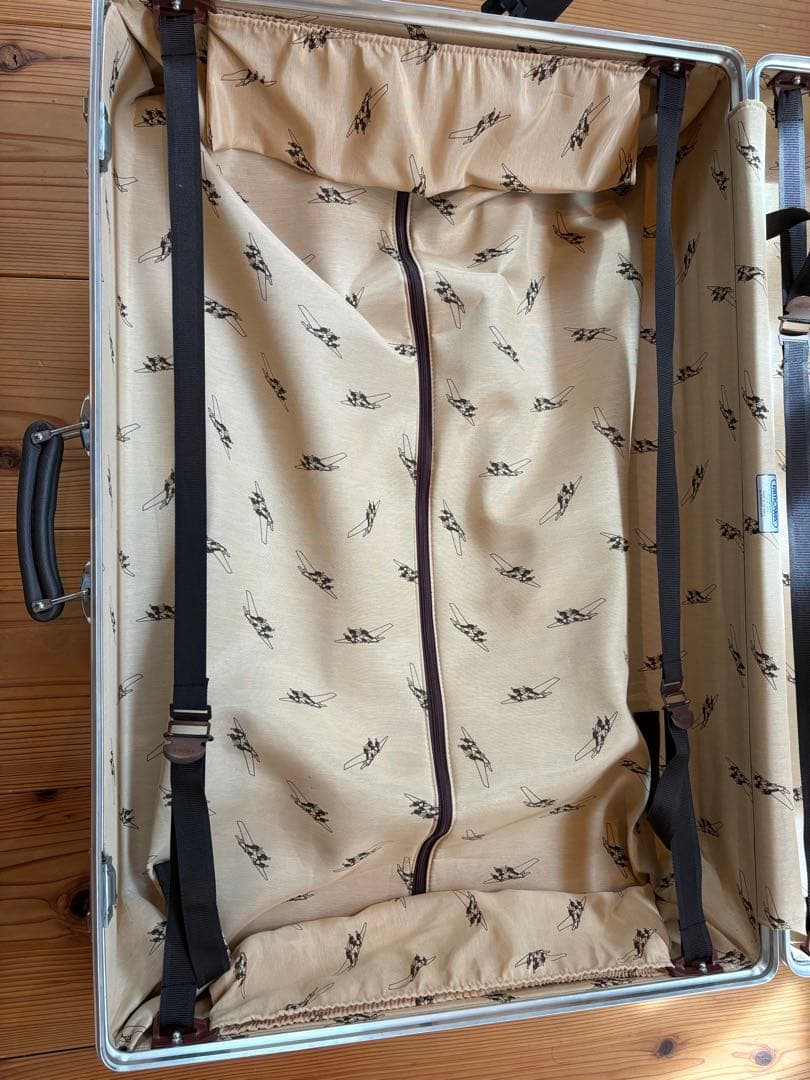 リモワRIMOWA クラシックフライトtrolley 82L 2輪廃盤モデル