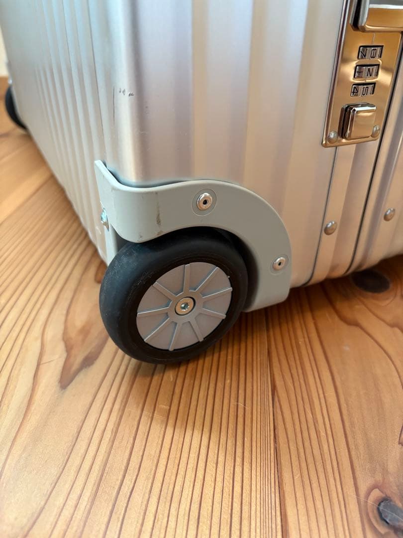 リモワRIMOWA クラシックフライトtrolley 82L 2輪廃盤モデル