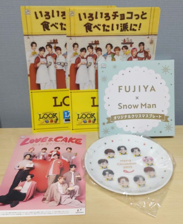 非売品　2025不二家×Manオリジナルクリスマスプレート１枚＋おまけ