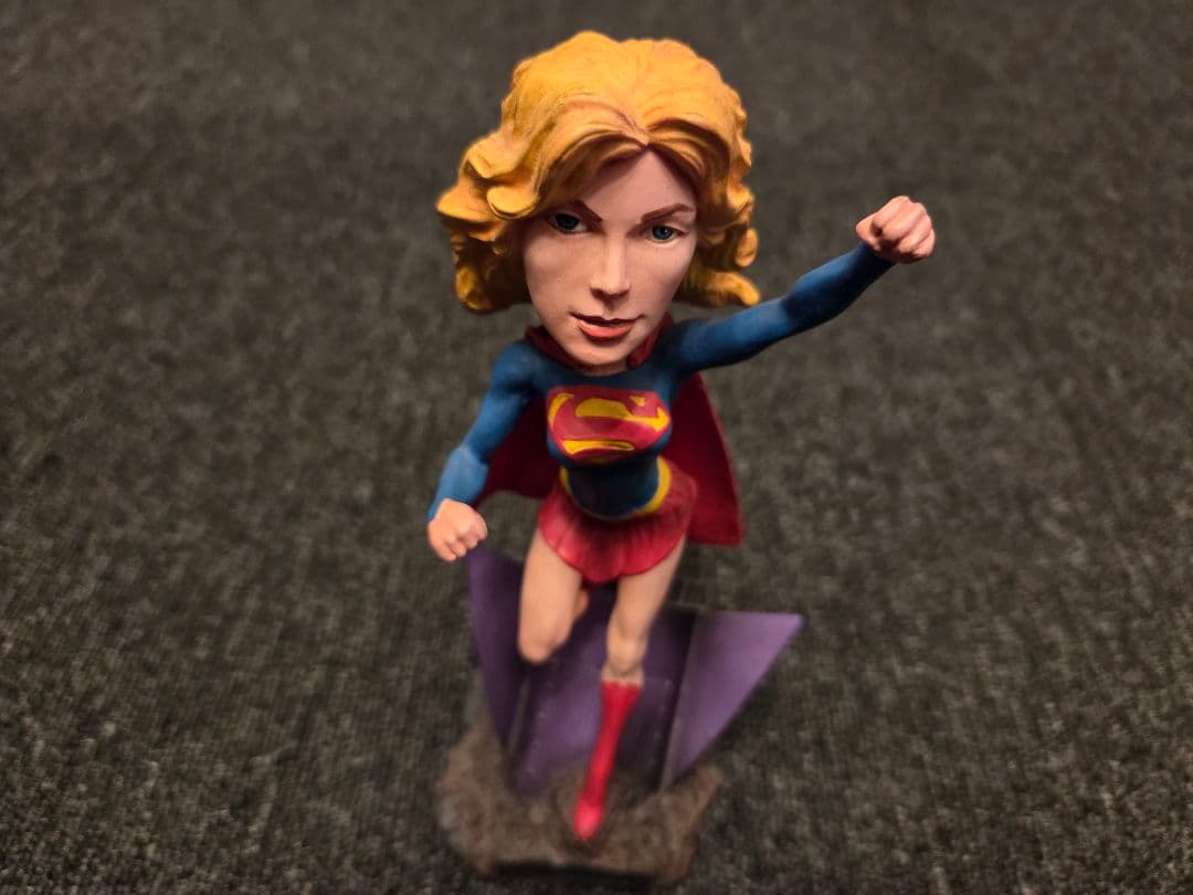 スーパーガール スーパーマン ダイナミックバブルヘッド ボビンヘッド スタチュー