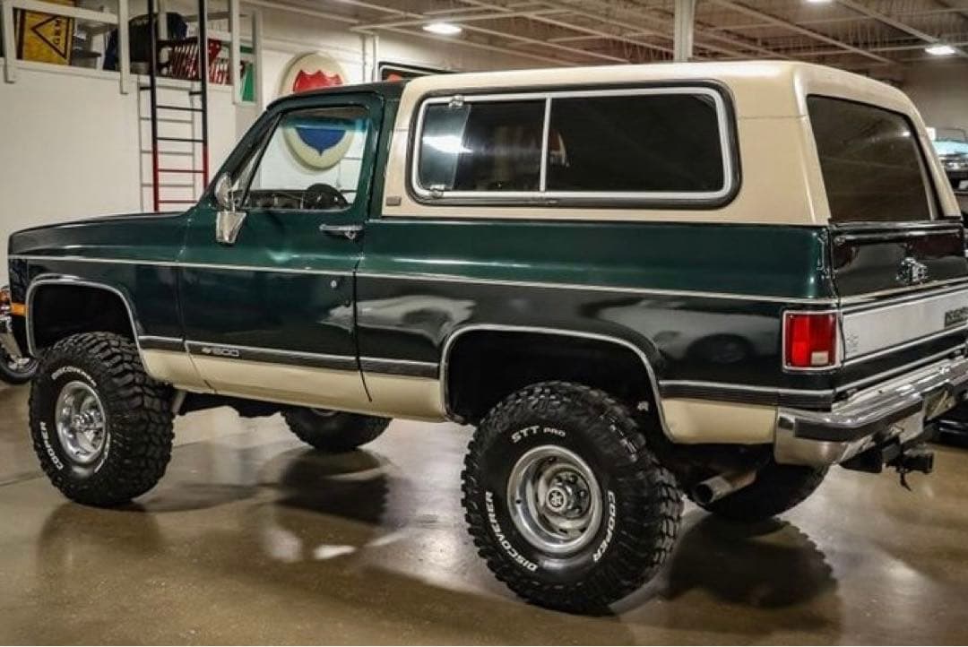 グリーンライト '87 GMC ジミー リフテッド 紺／白