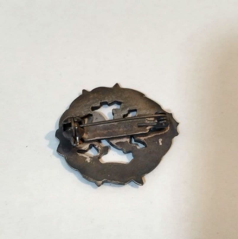 ●バッジ バッチ ピン ピンバッジ 校章 記章 徽章 聖心女子学院 シルバー