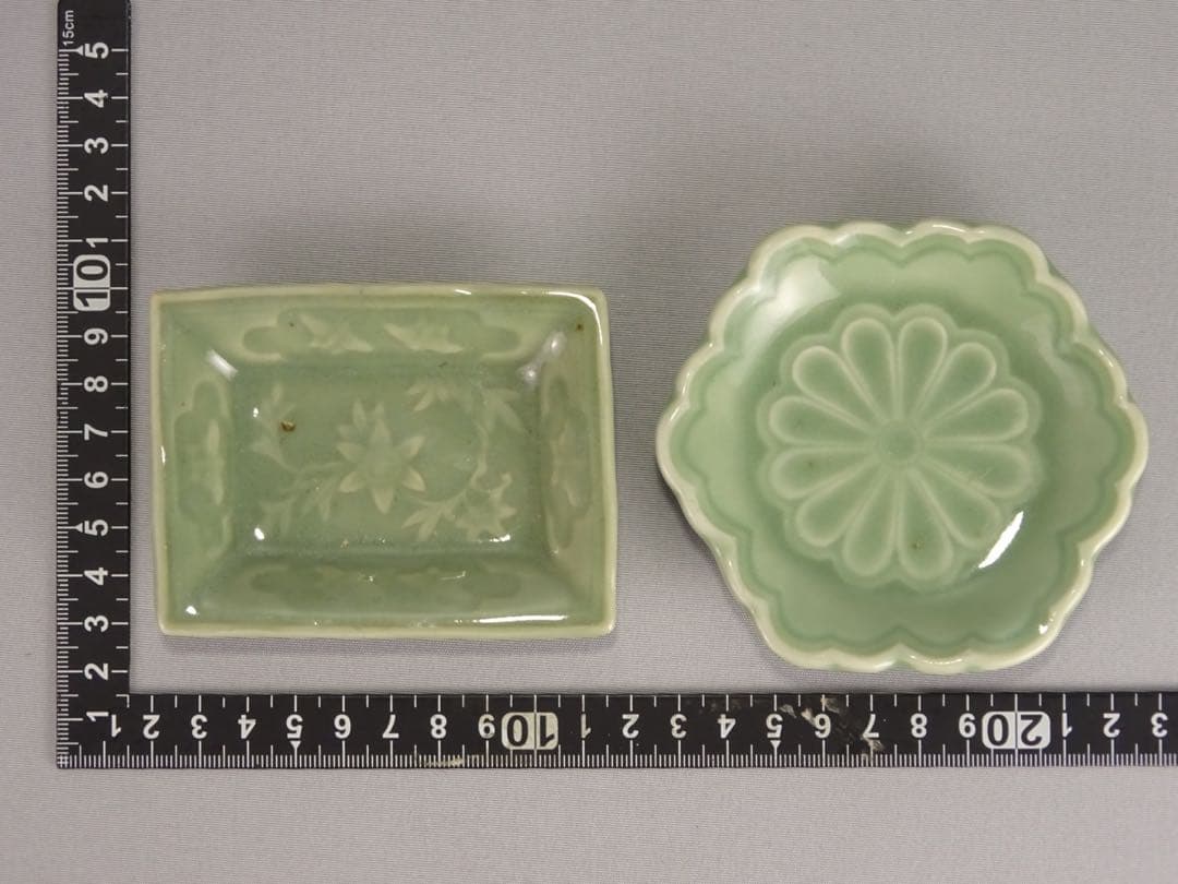 江戸時代　後期　三田青磁　小皿　4点　鹿に猿　菊　亀形　花文　豆皿　コレクション