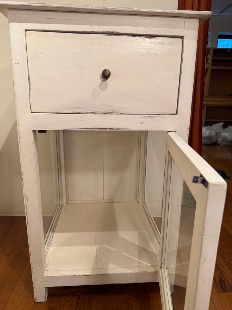 商品代1000円最終11/24まで【ホワイト木製チェスト】ガラス扉 ヴィンテージ