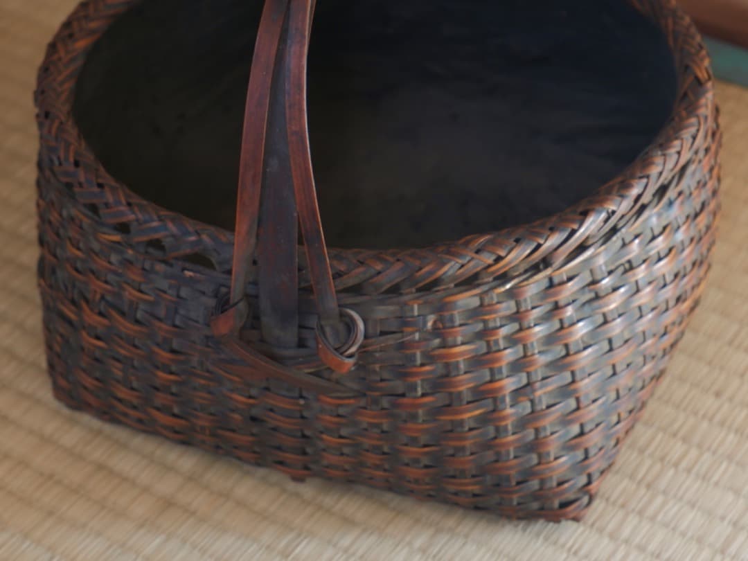 竹編み籠　手付炭籠　竹細工　茶道具　竹工芸　古道具　Q2194
