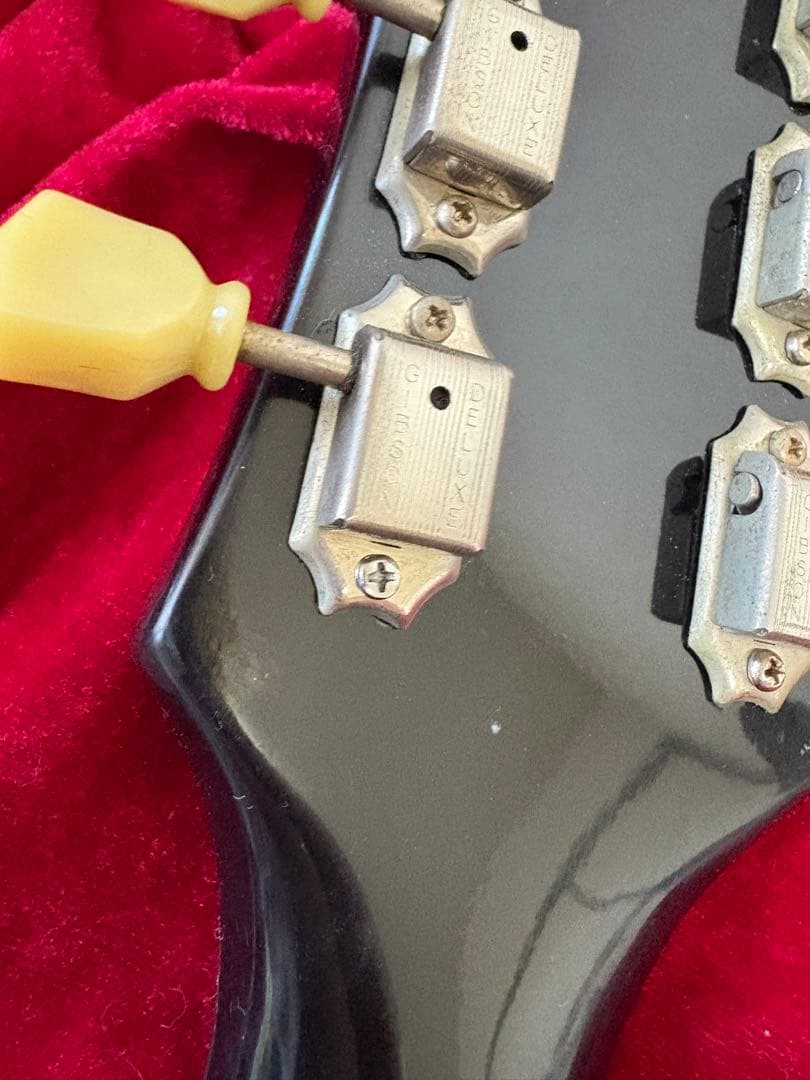 レスポールタイプ　ラッカーフィニッシュ　コンポーネントギター　ビグスビータイプ